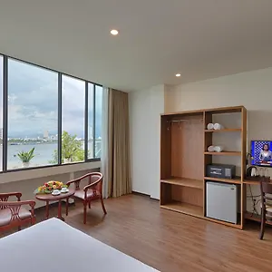 Vitalis Riverside Дананг