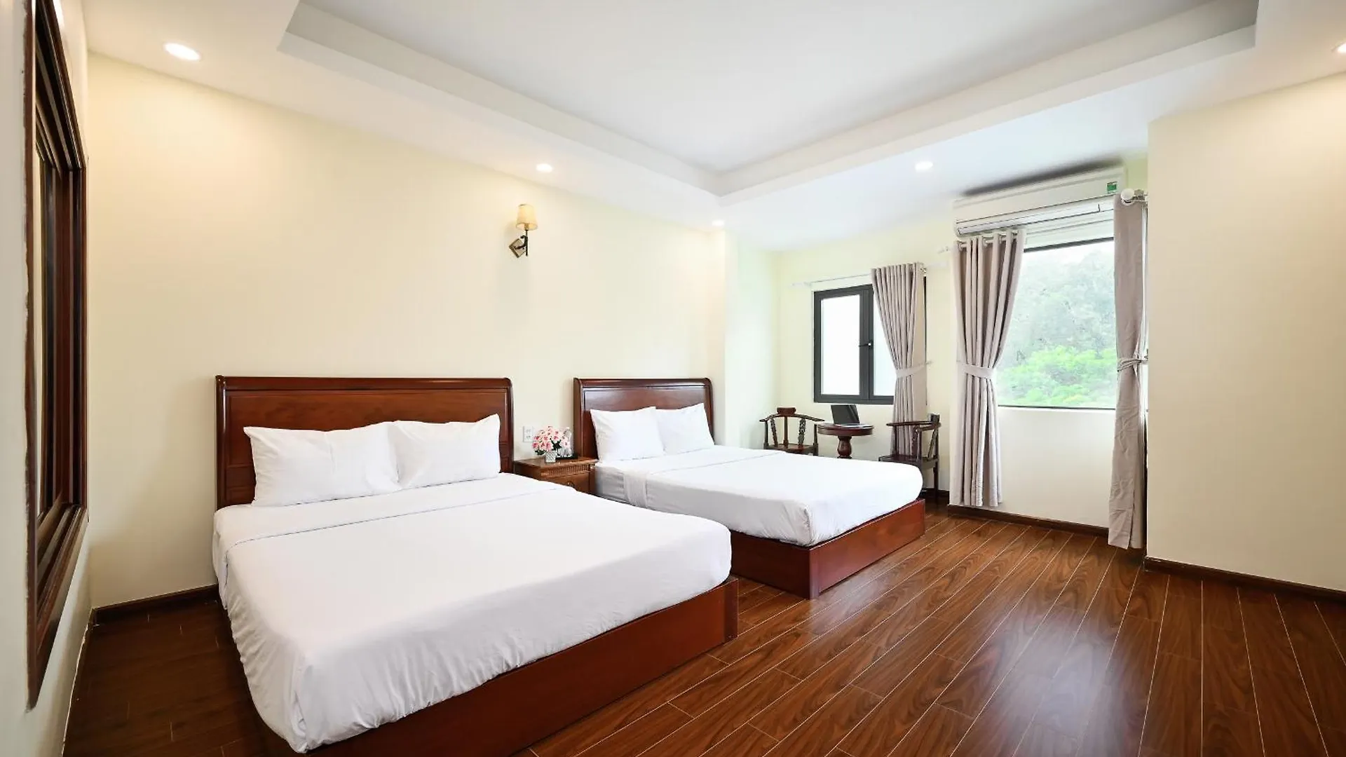 ***  Red Sun Airport Saigon Hotel Ho Chi Minh City Vietnam
